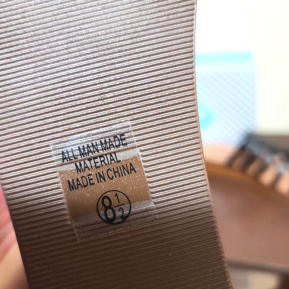 SODA Sandals - Picture 3 of 3